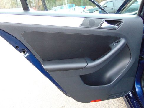 Used 2014 Volkswagen Jetta SE image 45