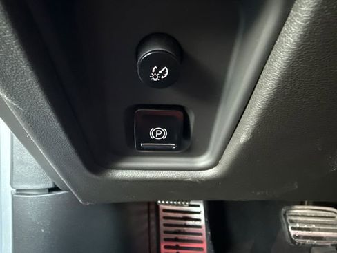 Used 2026 Chevrolet Corvette Stingray Preferred Cpe w/ Z51 Performance Package image 17