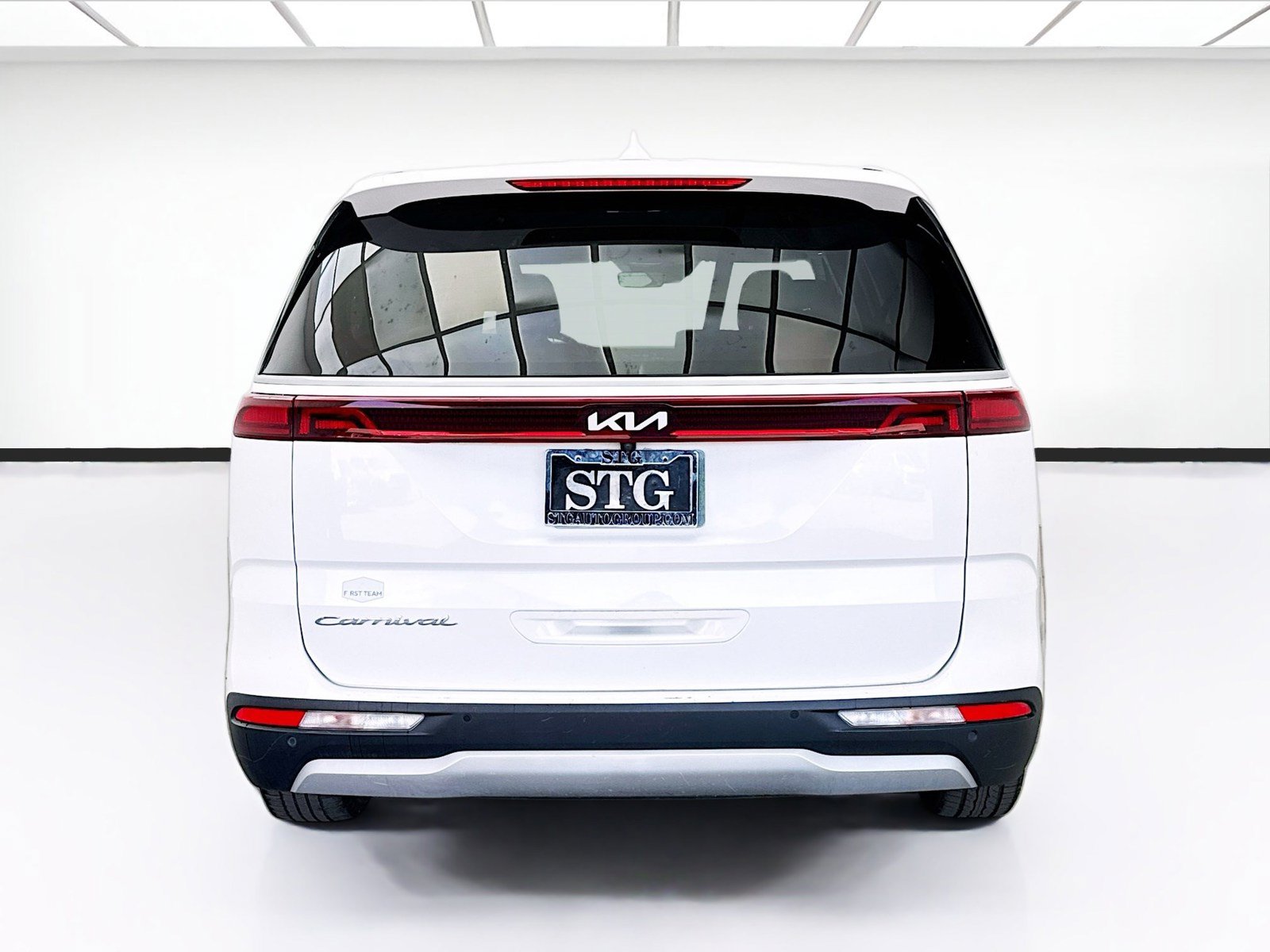 Used 2022 Kia Carnival LX FWD image 5