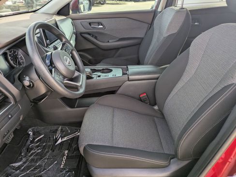 Used 2023 Nissan Rogue SV image 10