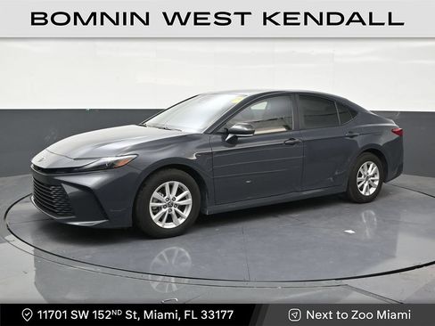 Used 2025 Toyota Camry LE FWD image 1
