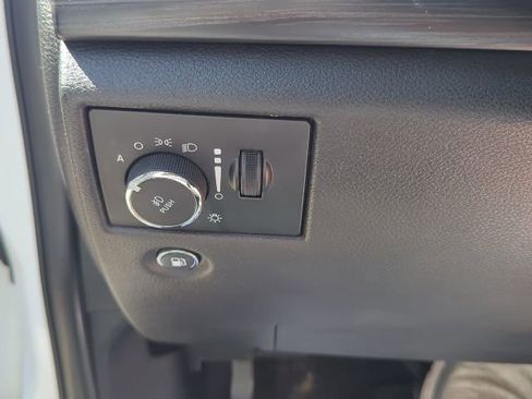 Used 2019 Jeep Grand Cherokee Laredo image 20