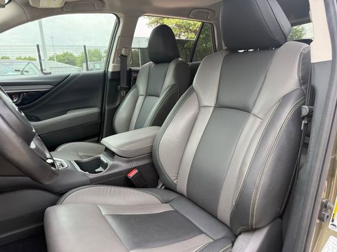 Used 2025 Subaru Outback Onyx Edition AWD/4WD image 11
