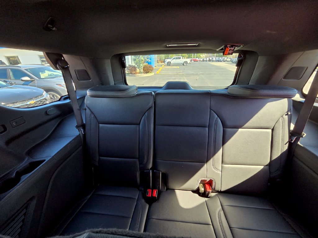 Used 2025 Chevrolet Tahoe Z71 AWD/4WD image 30