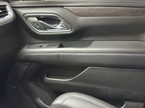 Used 2023 Chevrolet Suburban Z71 w/ Luxury Package image 24