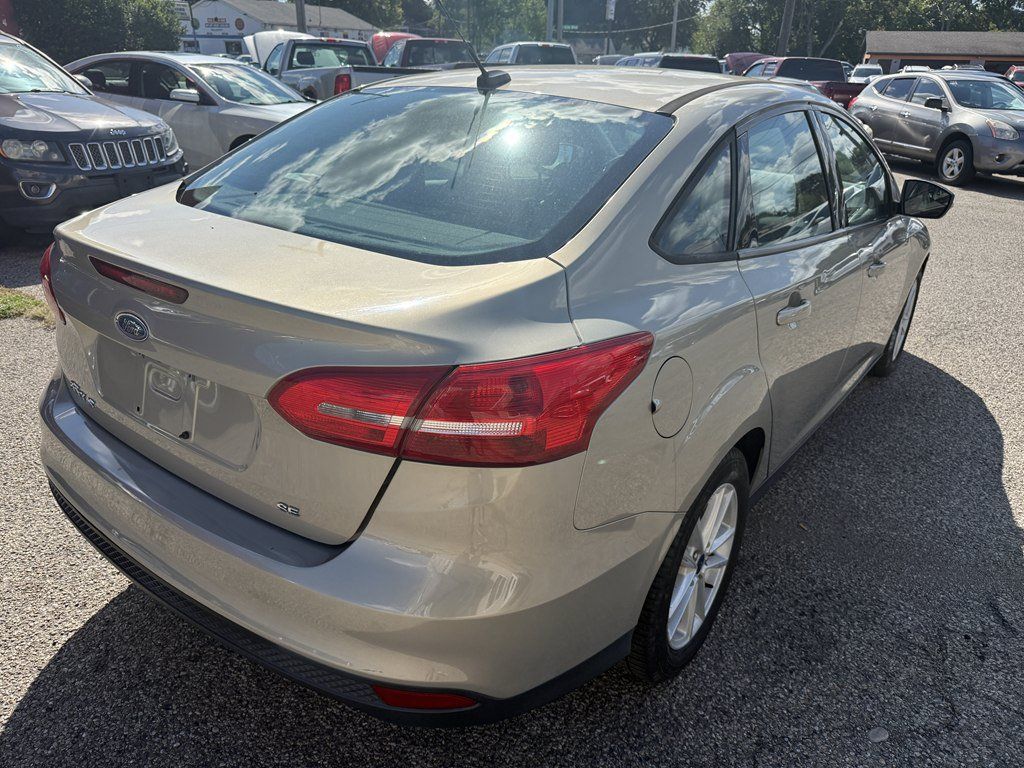 Used 2016 Ford Focus SE FWD image 5