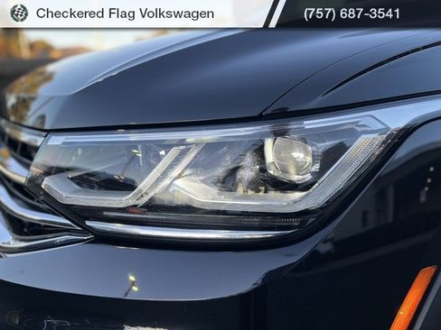 Used 2023 Volkswagen Tiguan SEL R-Line image 2