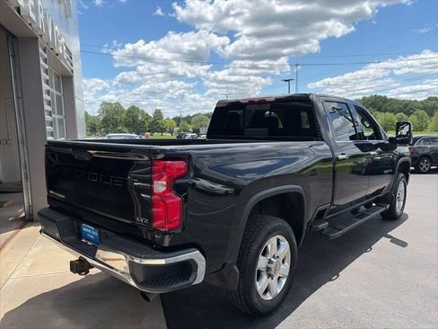 Used 2022 Chevrolet Silverado 2500 LTZ AWD/4WD image 3