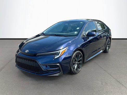 Used 2024 Toyota Corolla SE FWD image 3