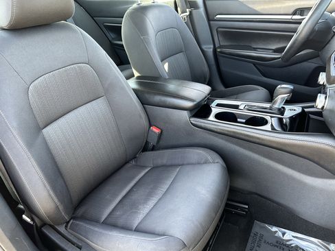 Used 2023 Nissan Altima 2.5 SV image 9