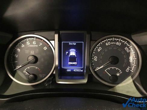 Used 2016 Toyota Tacoma SR5 w/ SR5 Appearance Package (SN) AWD/4WD image 51