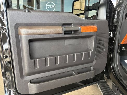 Used 2016 Ford F250 King Ranch w/ King Ranch w/Chrome Package image 8