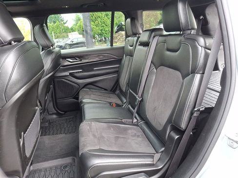 Used 2023 Jeep Grand Cherokee L Laredo AWD/4WD image 27