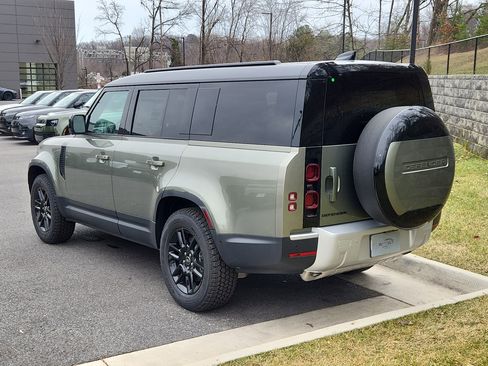 Used 2025 Land Rover Defender 130 S image 12