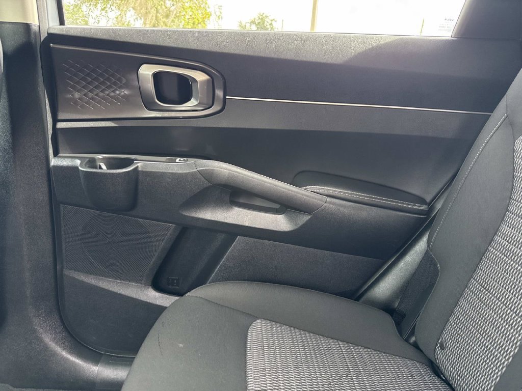 Used 2023 Kia Sorento LX FWD image 17