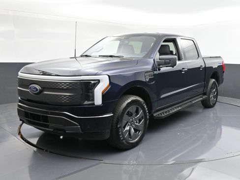 Used 2023 Ford F150 Lightning XLT w/ Equipment Group 312A High image 4