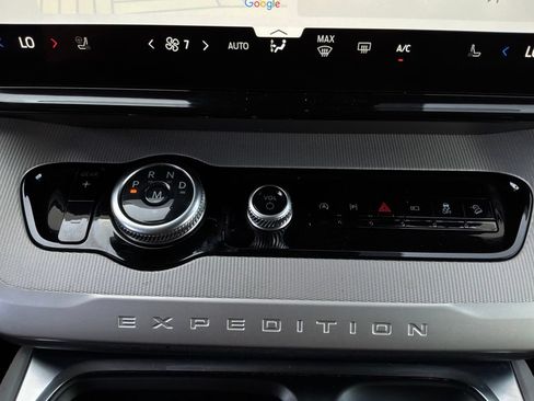Used 2025 Ford Expedition Active AWD/4WD image 35