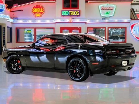 Used 2018 Dodge Challenger R/T w/ Blacktop Package image 4