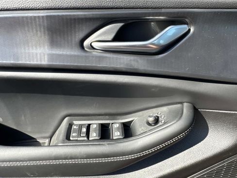 New 2025 Jeep Grand Cherokee L Altitude RWD image 14