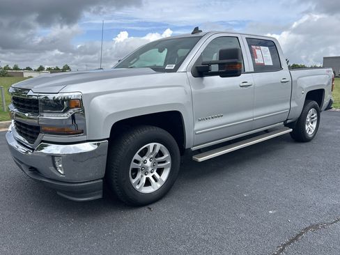 Used 2017 Chevrolet Silverado 1500 LT w/ Max Trailering Package AWD/4WD image 5