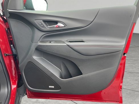 Used 2024 Chevrolet Equinox RS w/ RS Leather Package image 34