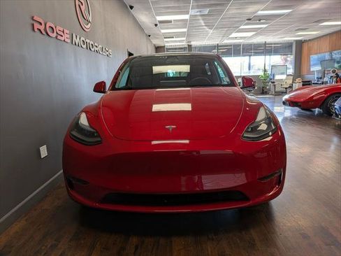 Used 2022 Tesla Model Y Performance image 8