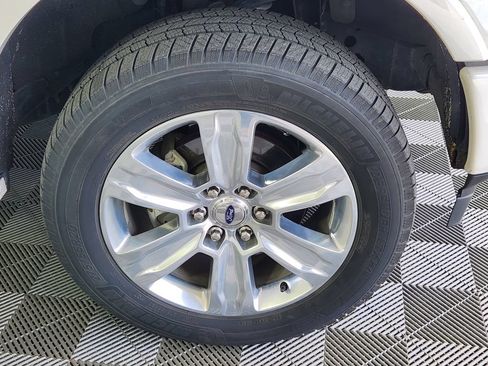 Used 2018 Ford F150 Platinum w/ Technology Package AWD/4WD image 9
