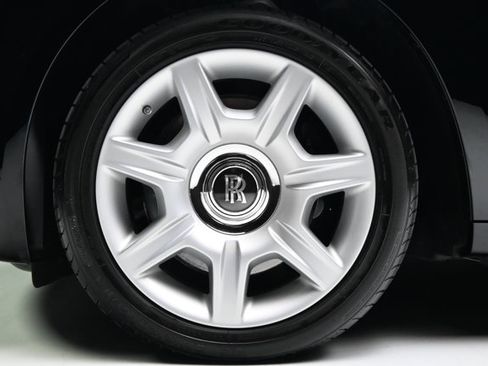 Used 2012 Rolls-Royce Ghost RWD image 39