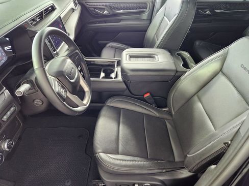 Used 2023 GMC Yukon XL Denali AWD/4WD image 12