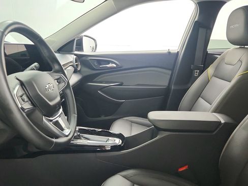 Used 2024 Chevrolet Trax ACTIV FWD image 17