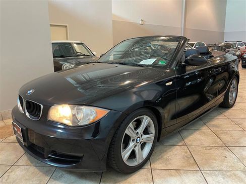 Used 2009 BMW 128i Convertible image 3
