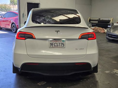 Used 2023 Tesla Model Y Performance AWD/4WD image 3