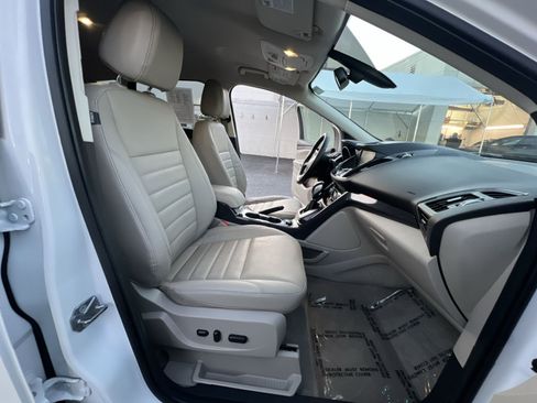 Used 2015 Ford Escape Titanium FWD image 34