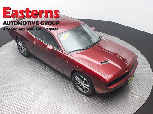Used 2019 Dodge Challenger SXT AWD/4WD image 3