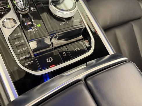 Used 2022 BMW M850i xDrive Convertible AWD/4WD image 32