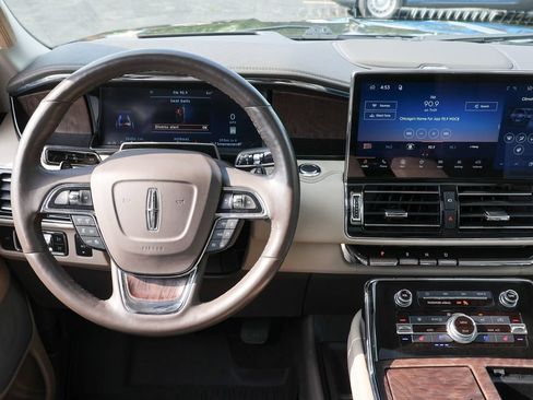 Certified 2022 Lincoln Navigator Reserve AWD/4WD image 8