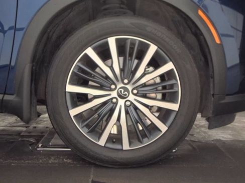 Certified 2023 INFINITI QX60 Sensory w/ Vision Package AWD/4WD image 18