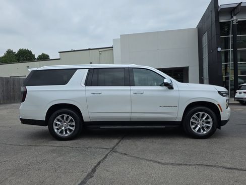Used 2025 Chevrolet Suburban Premier RWD image 6