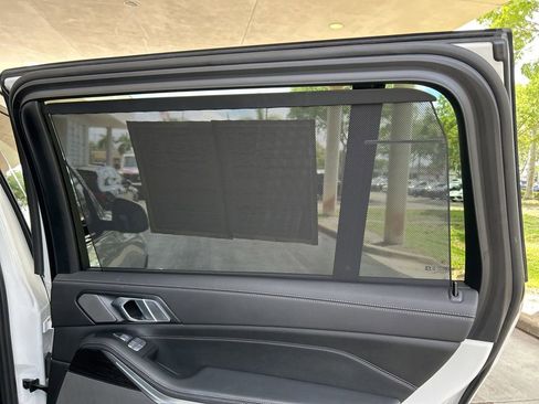 Used 2024 BMW X7 xDrive40i w/ M Sport Package image 40