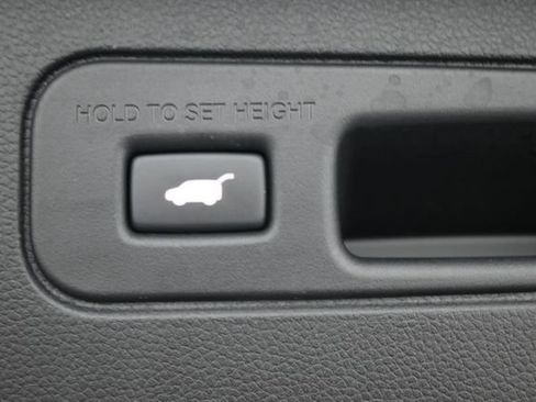 Certified 2025 Honda Pilot Touring image 29