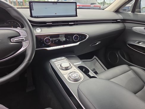 Used 2025 Genesis GV70 2.5T AWD/4WD image 17