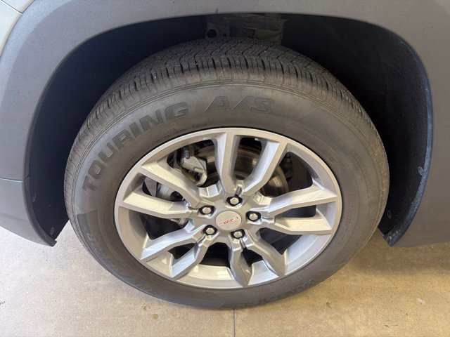 Used 2024 GMC Terrain SLT AWD/4WD image 9
