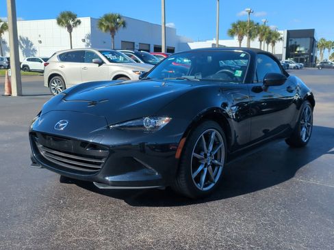 Used 2023 MAZDA MX-5 Miata Grand Touring w/ Weather Package image 8