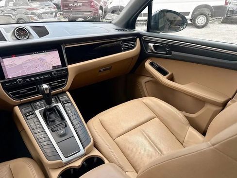 Used 2021 Porsche Macan image 7