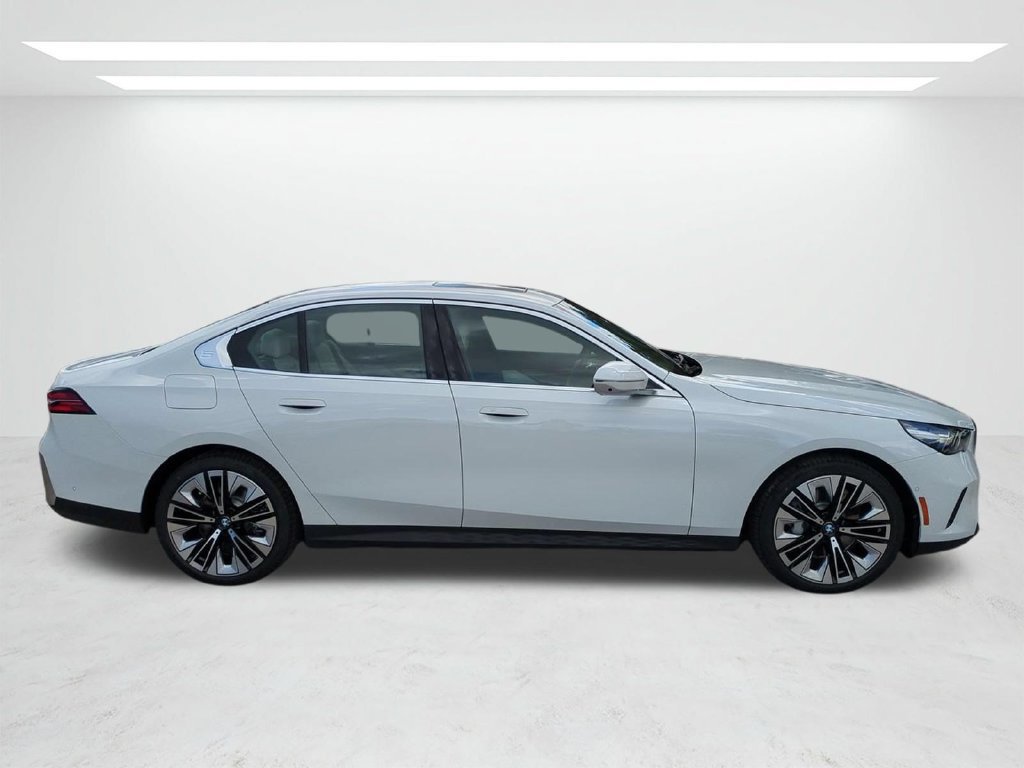 New 2027 BMW 530i w/ Premium Package RWD image 3