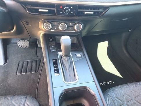 Used 2025 Nissan Kicks SV image 17