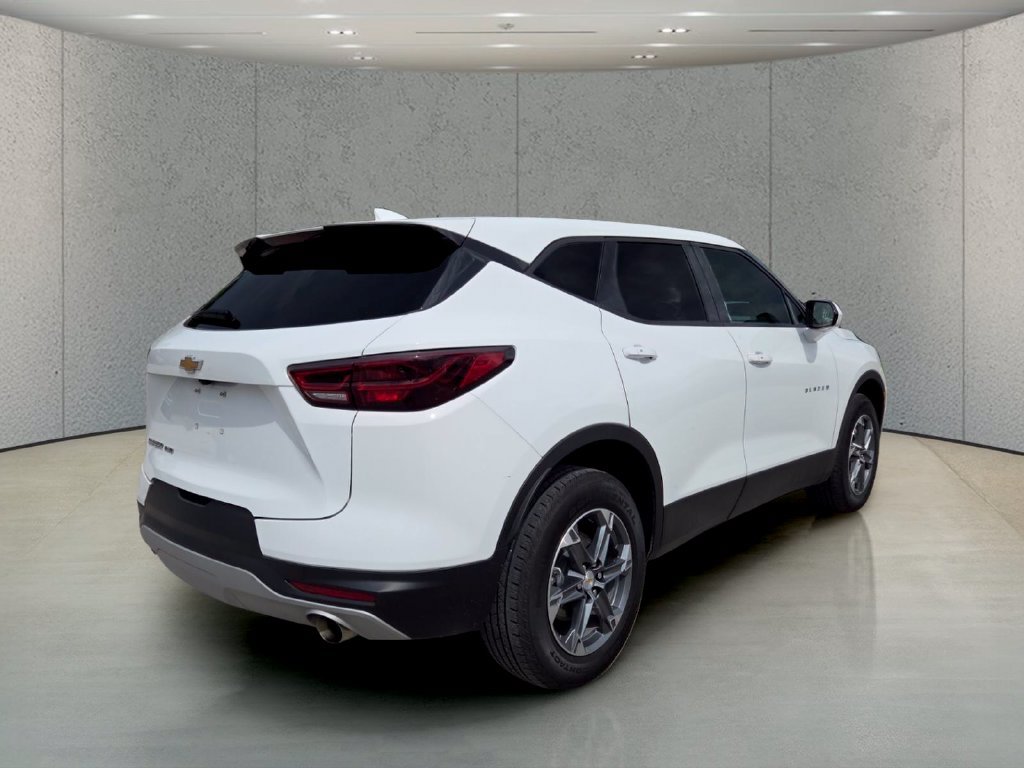 Used 2025 Chevrolet Blazer LT AWD/4WD image 6