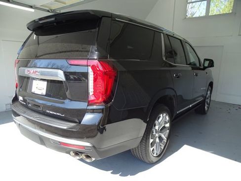 Used 2021 GMC Yukon Denali w/ Denali Ultimate Package AWD/4WD image 25