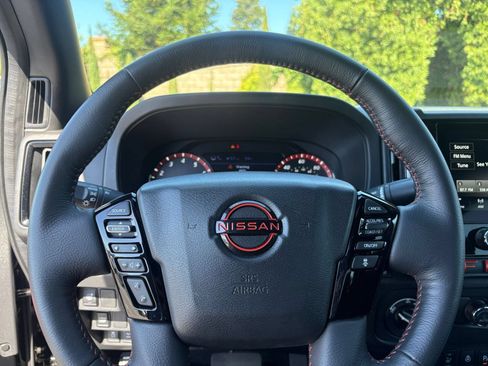 Used 2026 Nissan Frontier PRO-4X AWD/4WD image 28