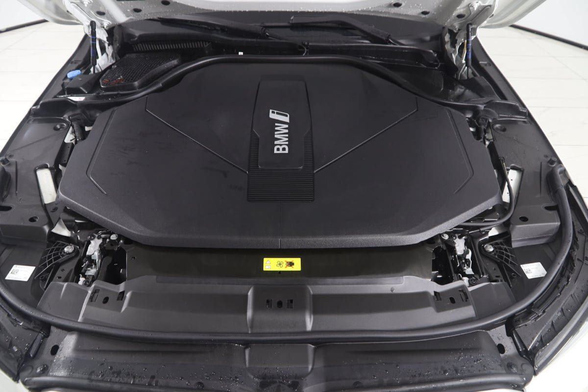 Used 2024 BMW i5 eDrive40i w/ Convenience Package RWD image 50